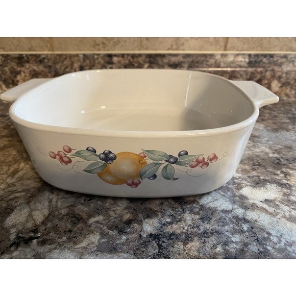 Corning Ware 2L Abundance A-2-B Casserole W/ Clear Pyrex Lid Made in USA Fruit - Picture 4 of 7